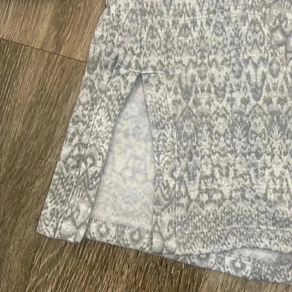 Womens St. John's Bay Active Grey Printed Turtleneck Sweater - S - Picture 4 of 6